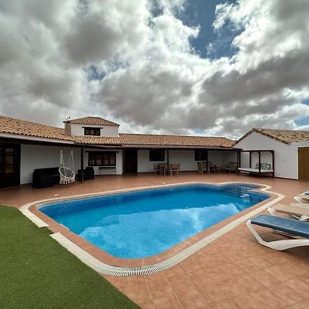 Villa With Pool In The Centre Of Fuerteventura 安提瓜 外观 照片